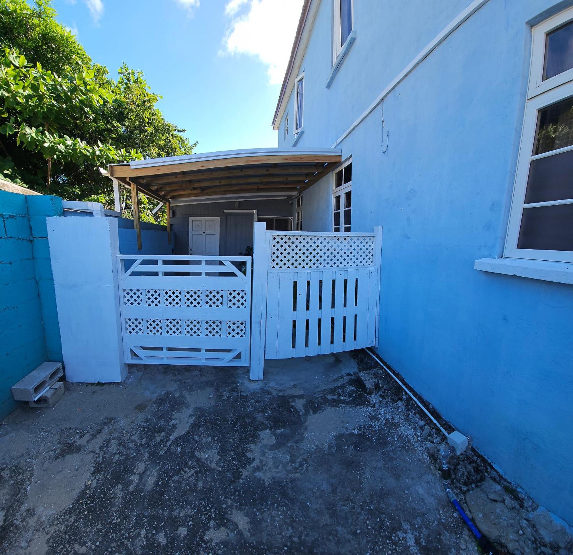 Gloria'S Mini Hideaway Apartment Christ Church Exterior photo